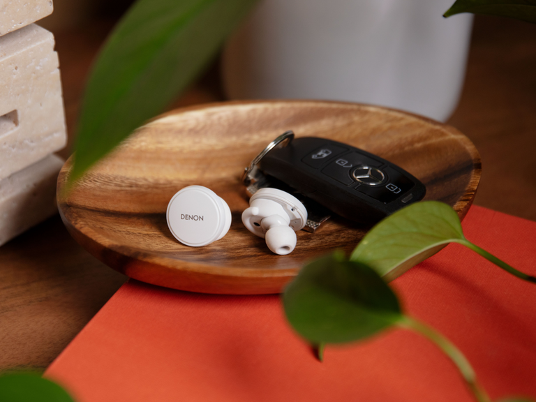 Denon PerL Pro, White, dynamic